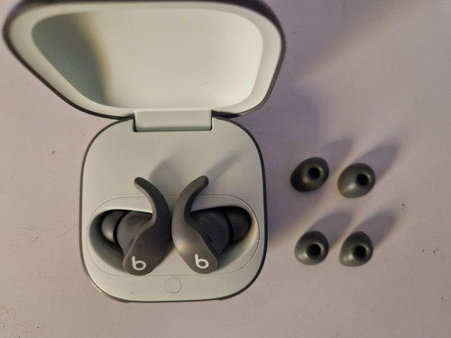 Beats fit pro grey very - pro,