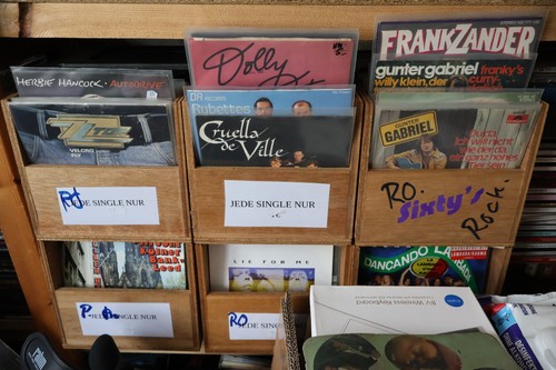 100 vinyl singles - x,