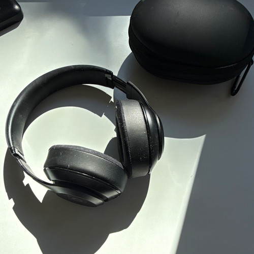 Beats dre studio3 - by,